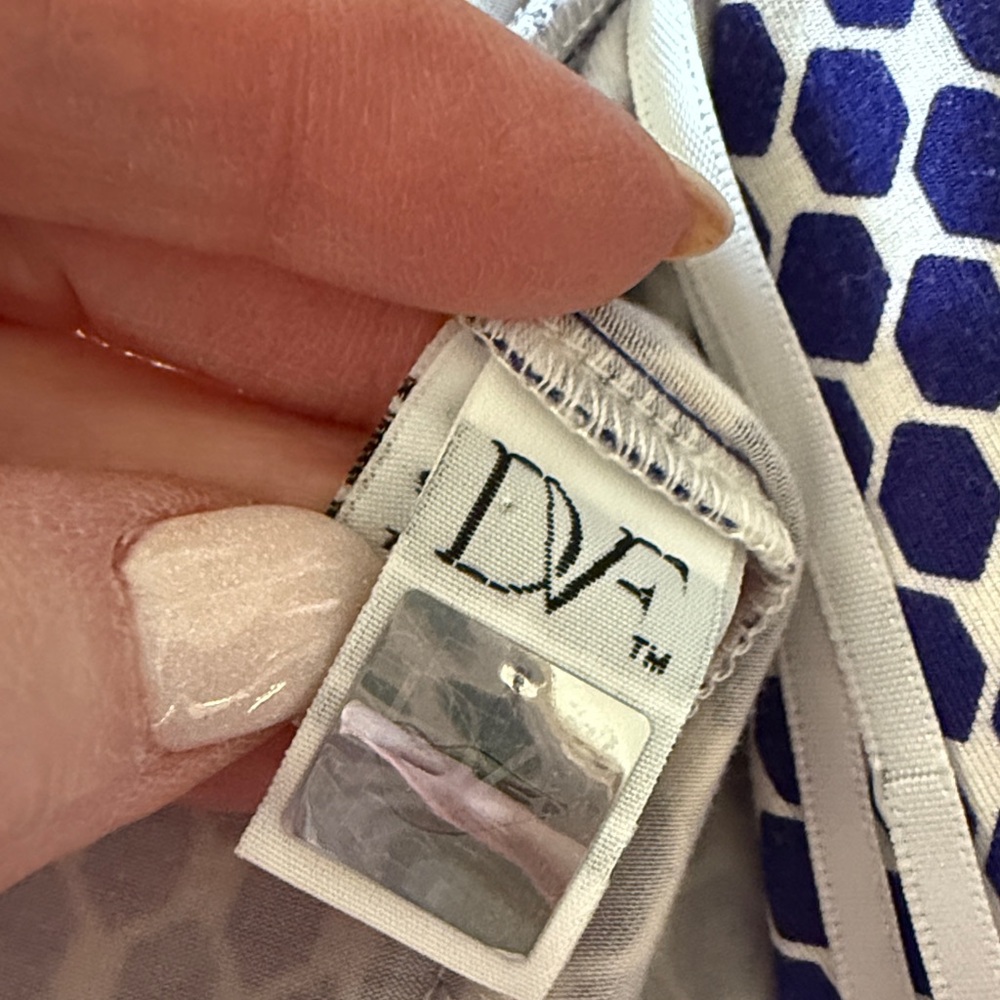 Diane Von Furstenberg “New Julian Two Mini” Blue/White Wrap Dress Size 2 - Picture 8 of 14